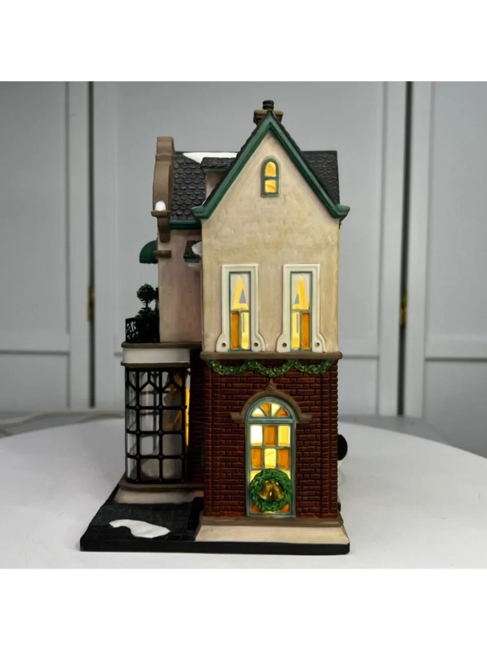 Dept 56 The Wedding Gallery, Christmas in the City Lighted Building - 1998